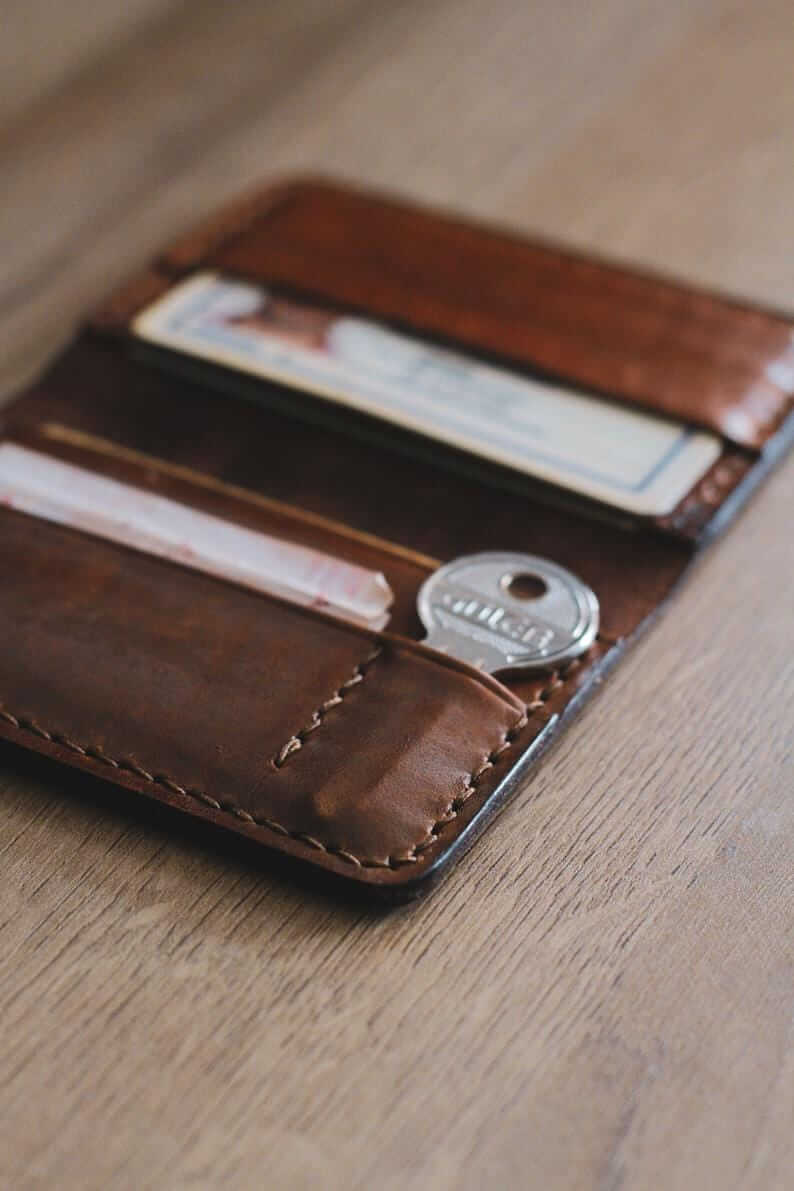 Bifold Leather Minimalist Wallet For Men & Women - Burgundy