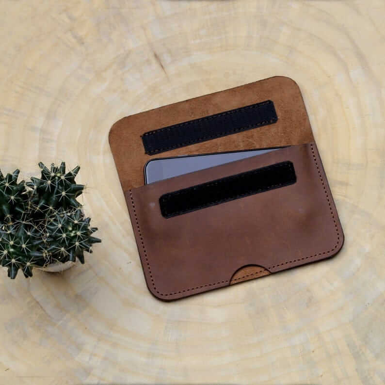 Vintage Leather Phone Case - Universal Mobile Holder - Brown