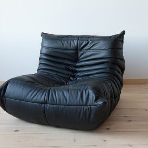 Black Leather Togo Lounge Sofa – Cozy Floor Seating